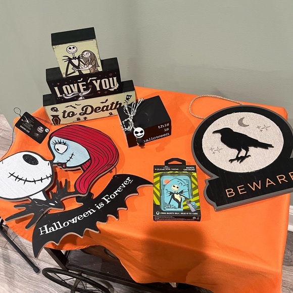 Disney Halloween Party Decor Set - Black and Orange - Picture 2 of 16